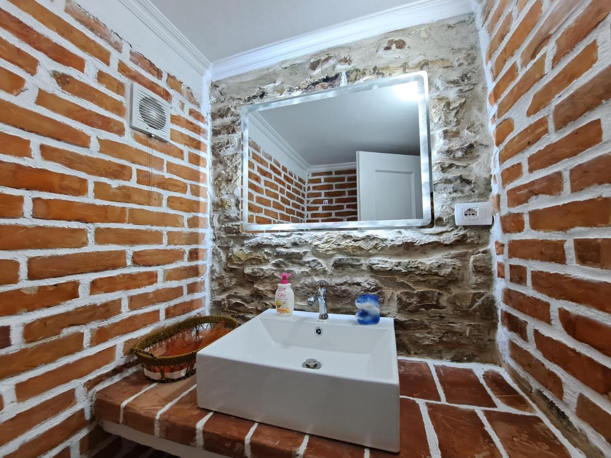 "Villa 70" Guesthouse Gjirokaster Ngoại thất bức ảnh