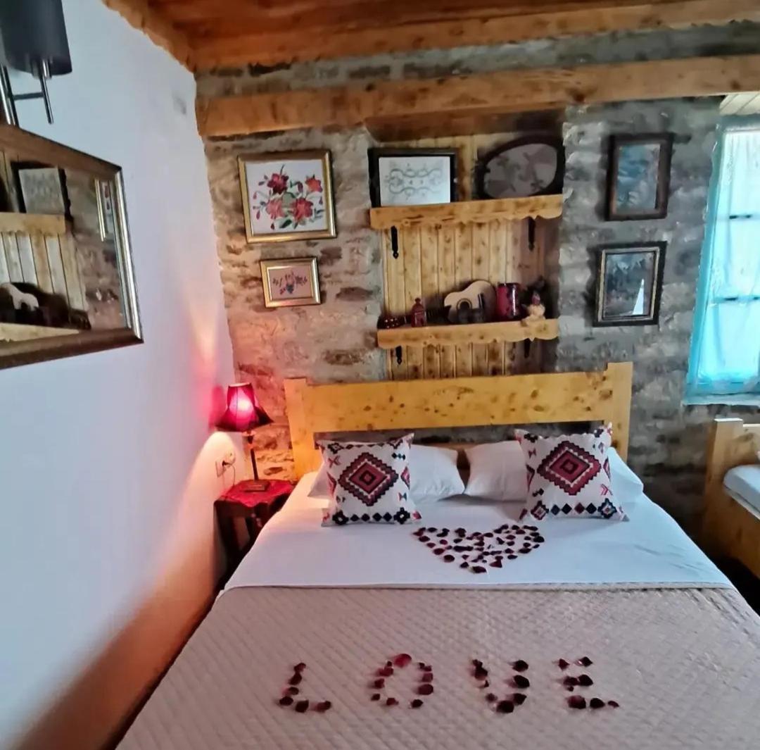 "Villa 70" Guesthouse Gjirokaster Ngoại thất bức ảnh