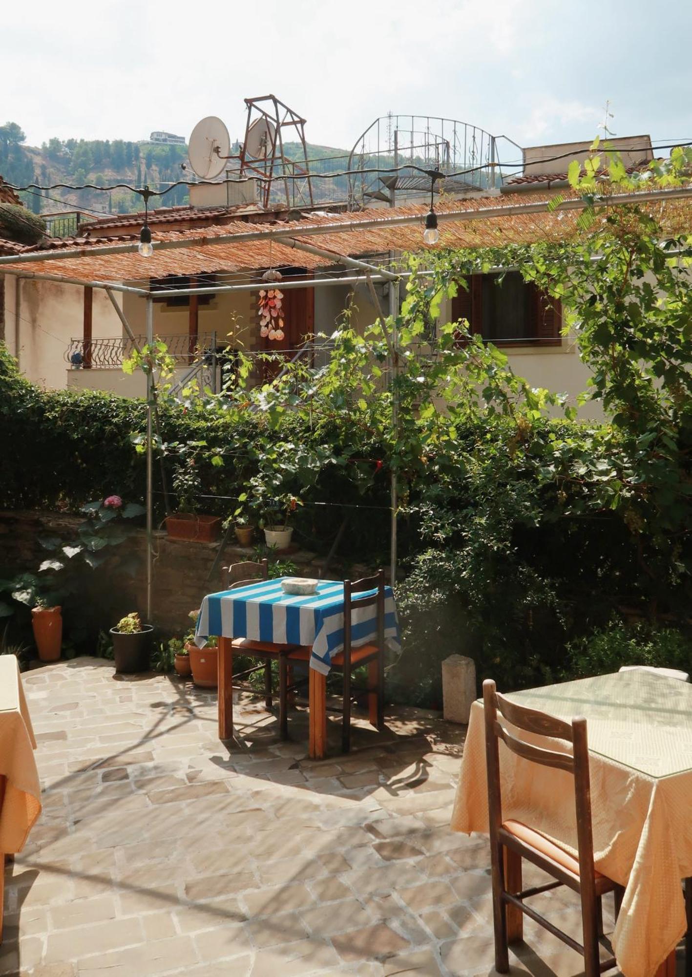 "Villa 70" Guesthouse Gjirokaster Ngoại thất bức ảnh