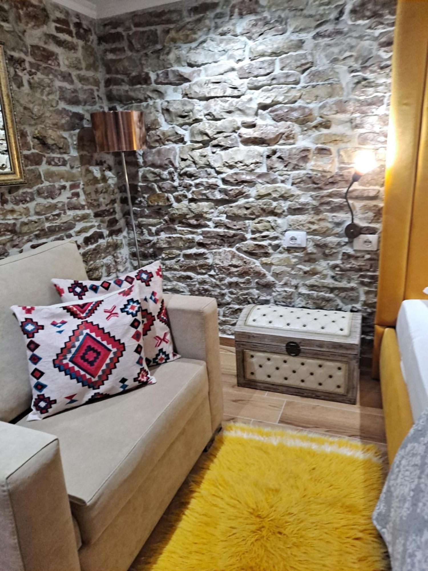 "Villa 70" Guesthouse Gjirokaster Ngoại thất bức ảnh