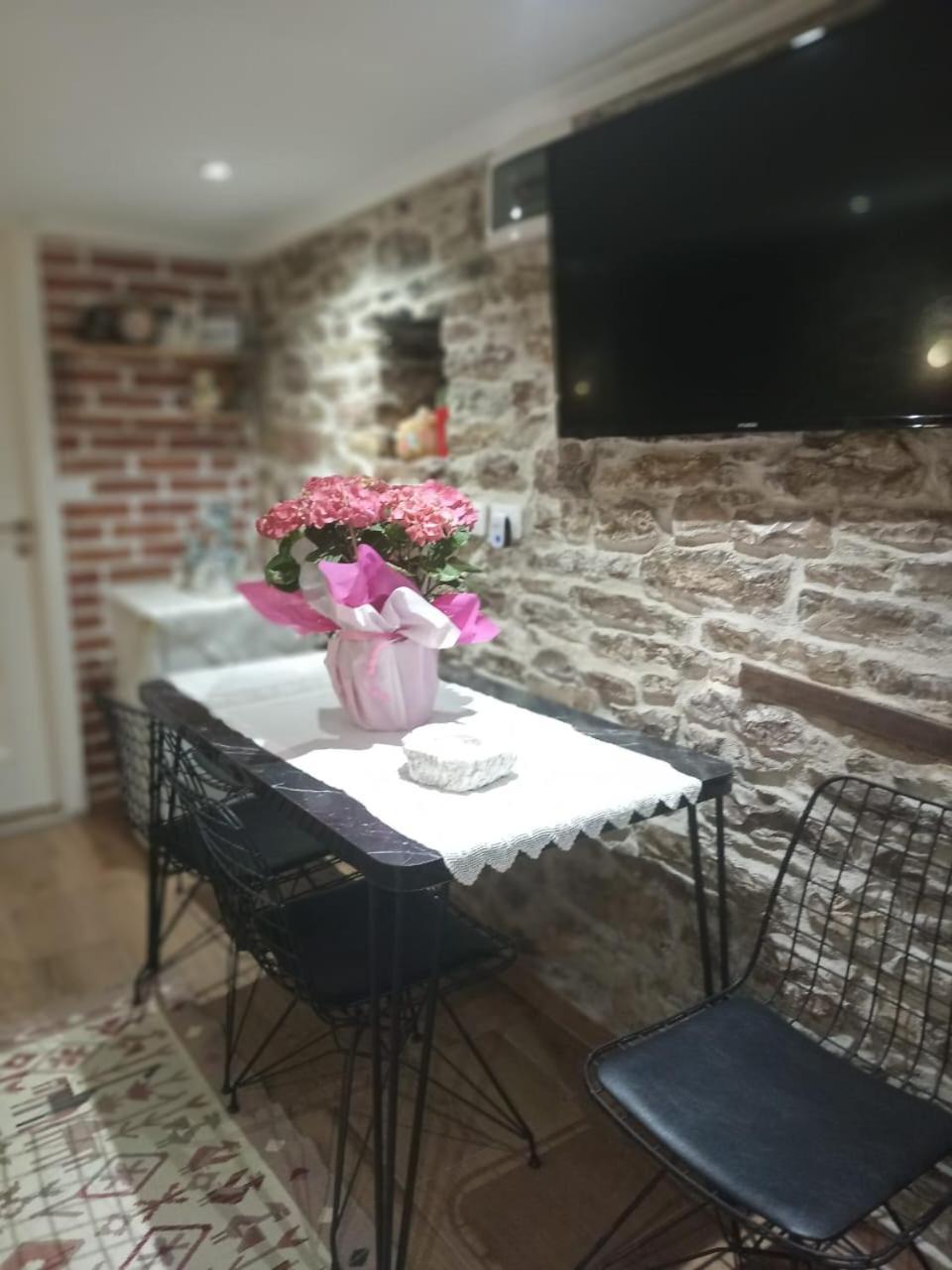 "Villa 70" Guesthouse Gjirokaster Ngoại thất bức ảnh