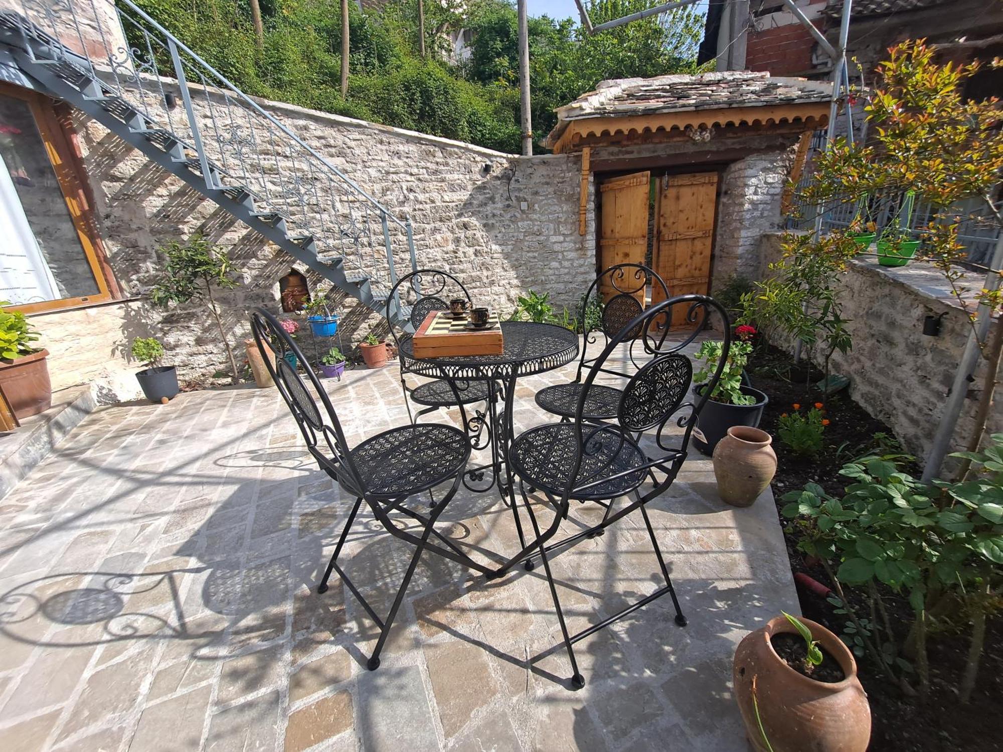 "Villa 70" Guesthouse Gjirokaster Ngoại thất bức ảnh
