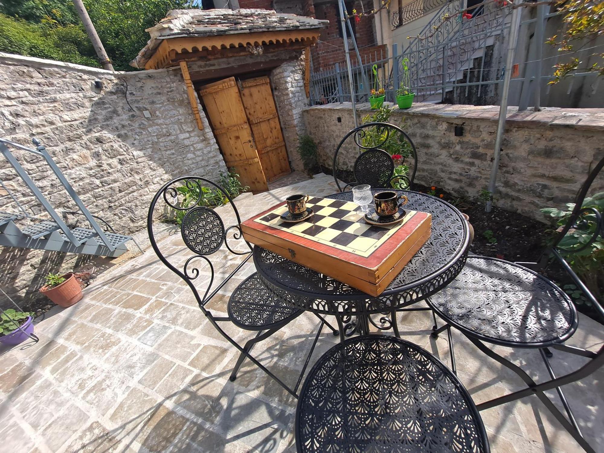 "Villa 70" Guesthouse Gjirokaster Ngoại thất bức ảnh