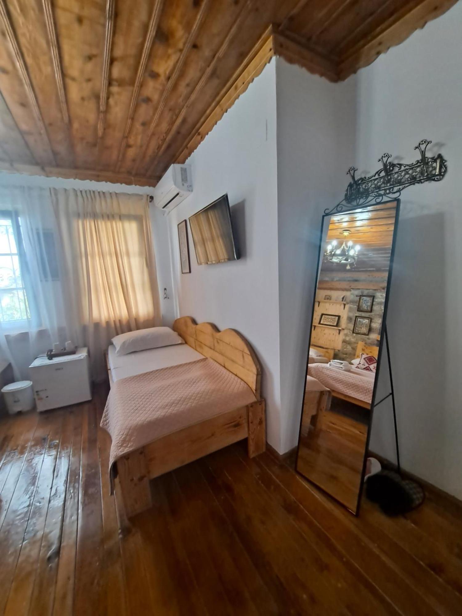 "Villa 70" Guesthouse Gjirokaster Ngoại thất bức ảnh