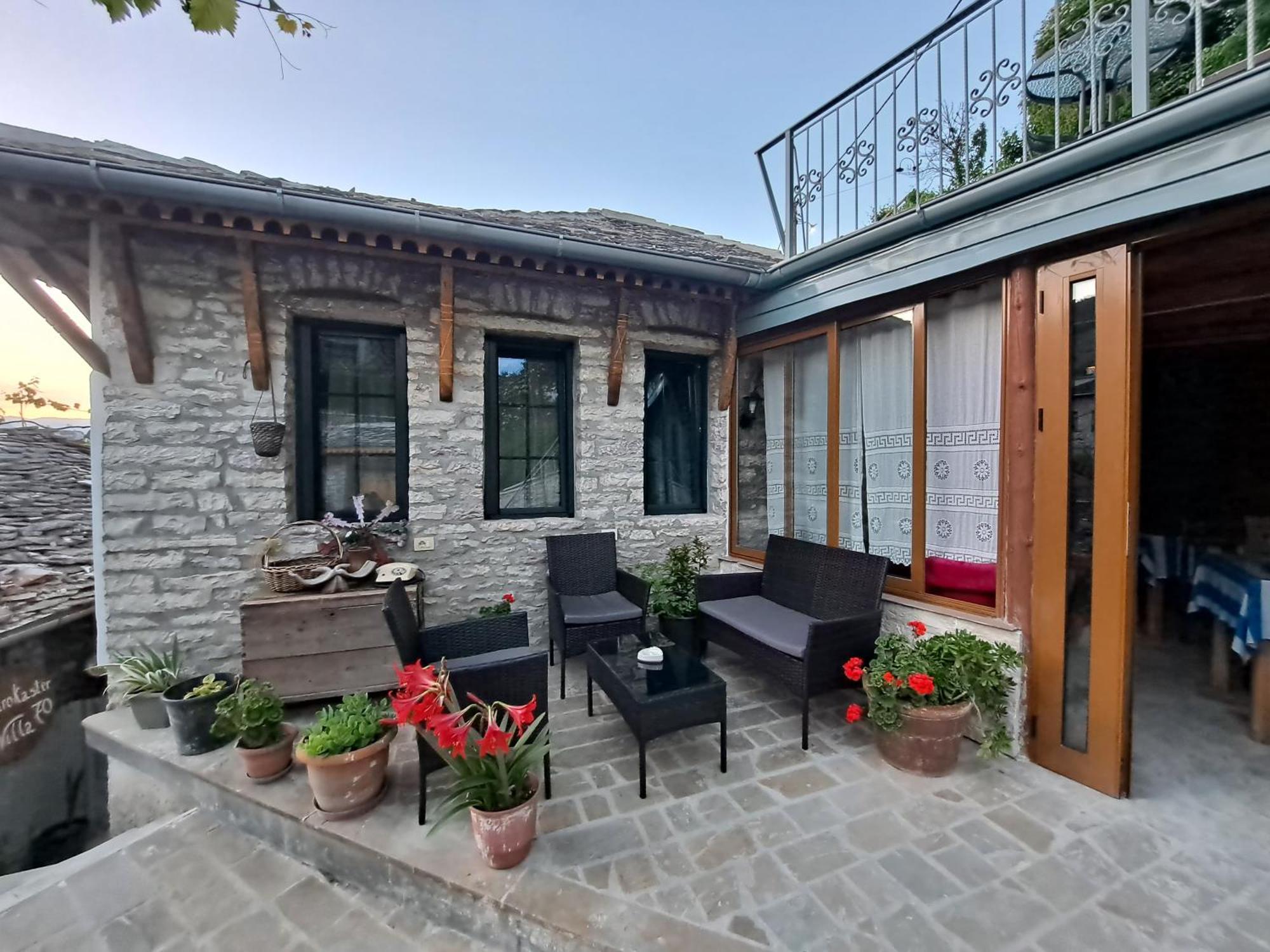 "Villa 70" Guesthouse Gjirokaster Ngoại thất bức ảnh