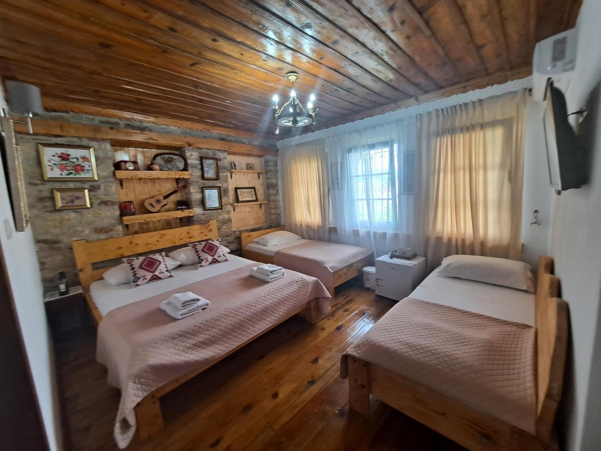 "Villa 70" Guesthouse Gjirokaster Ngoại thất bức ảnh